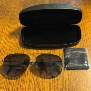 NWOT‼️ Salvatore Ferragamo black Aviator sunglasses with case